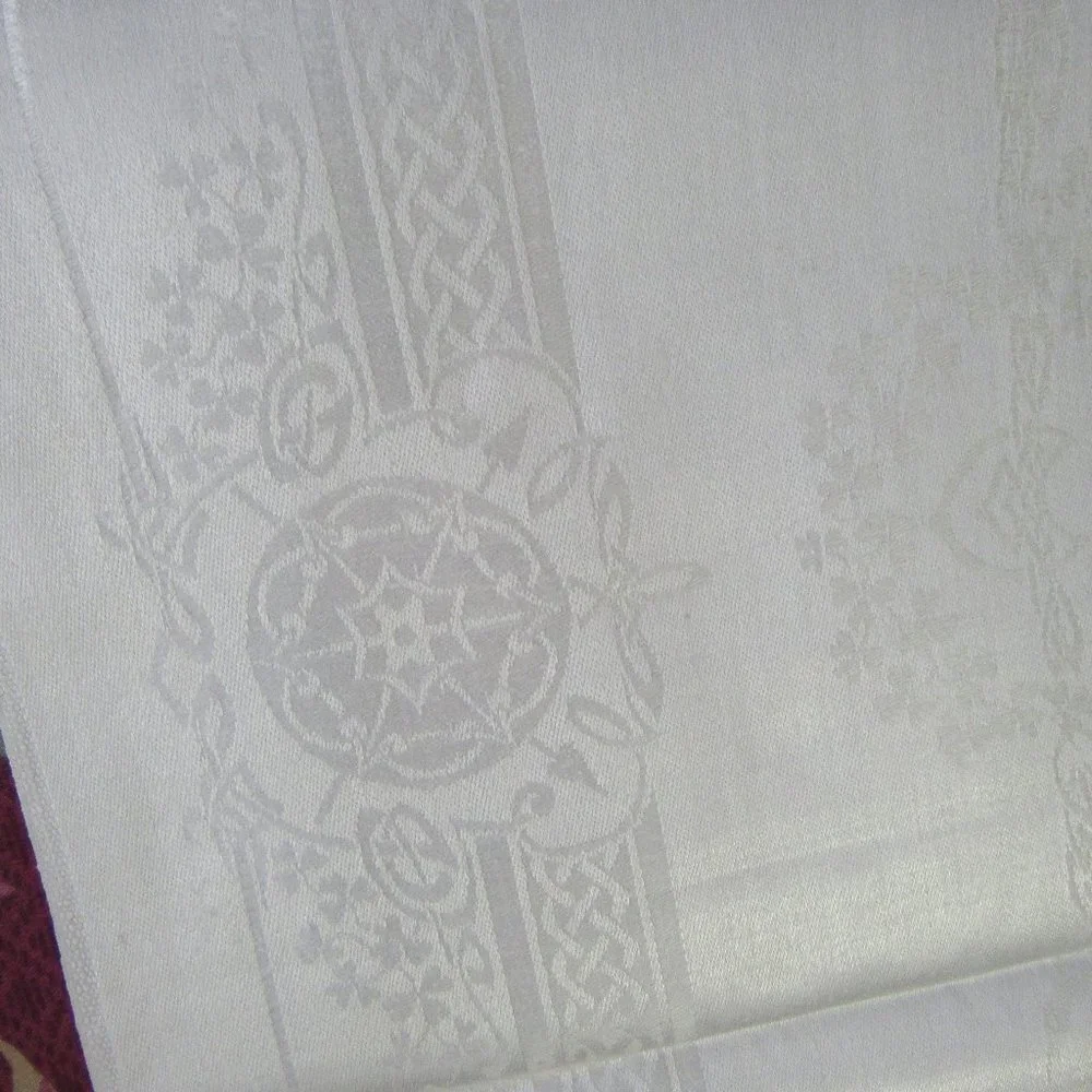 5 NWOT WHITE DAMASK 22
